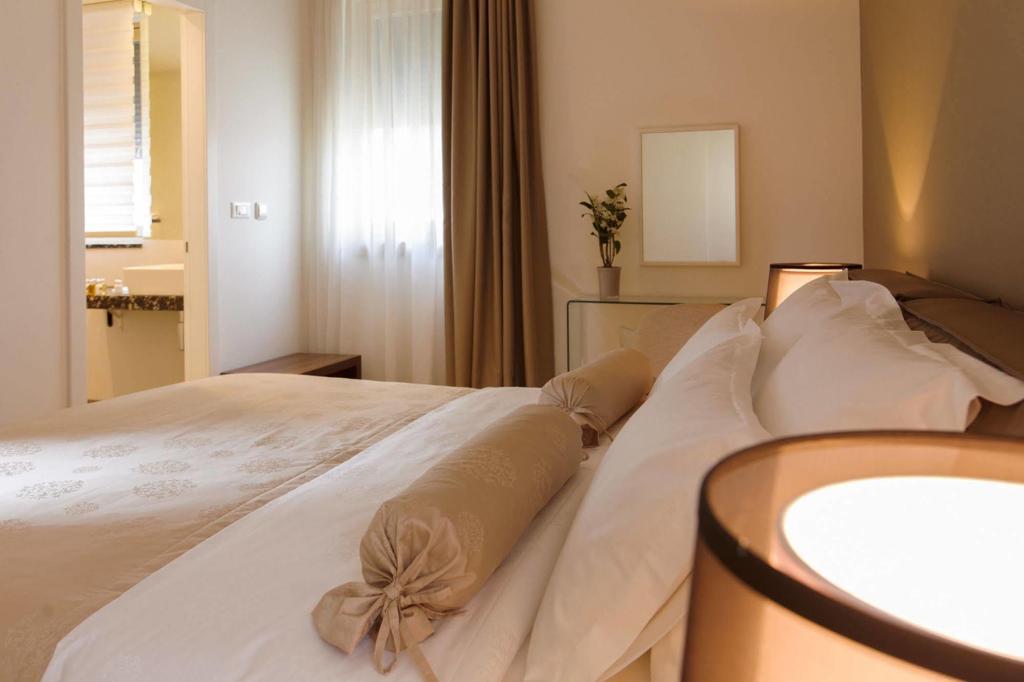 Lägenhetshotell By Vestibul Palace 4*